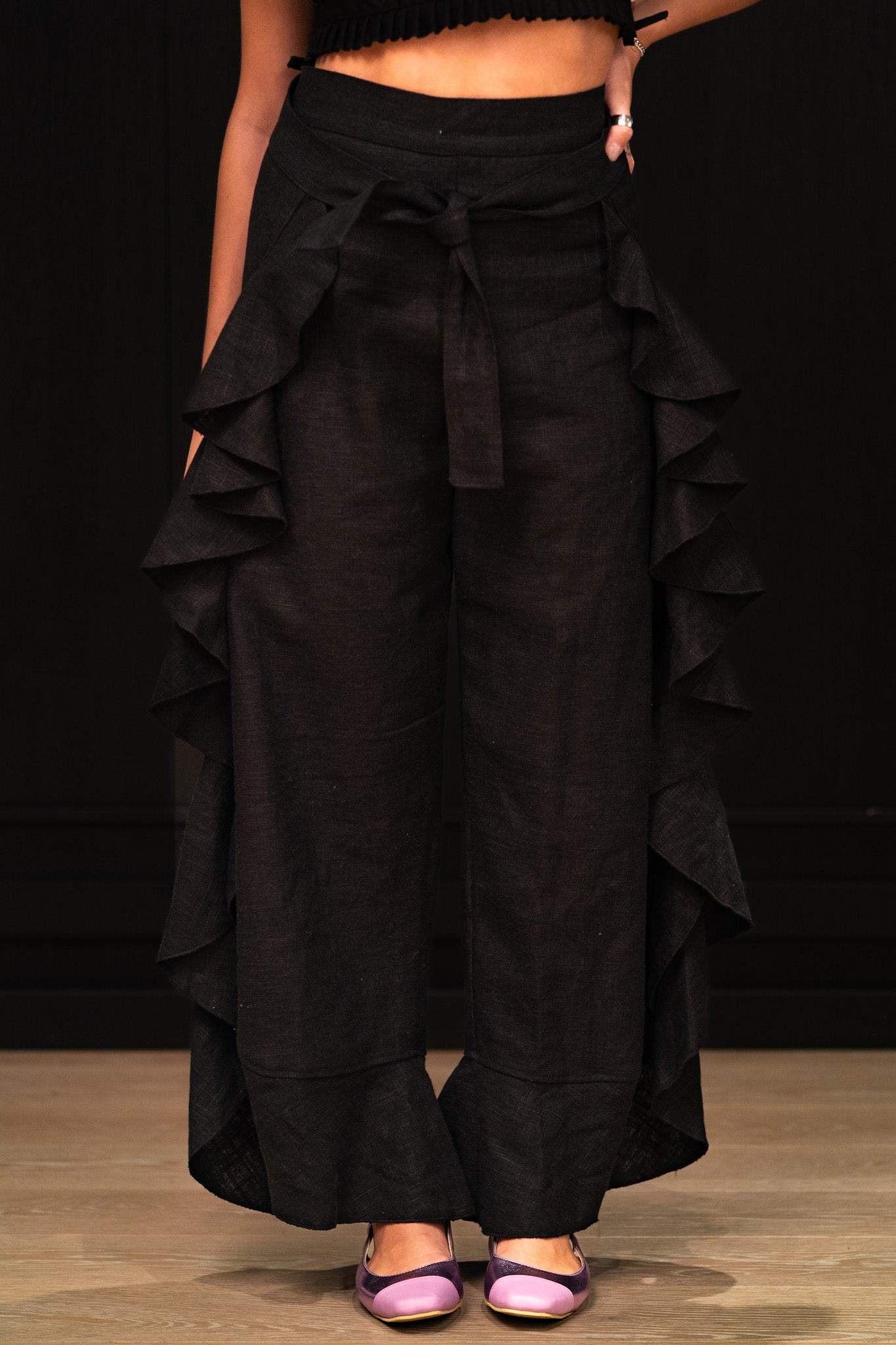 ruffles pant black