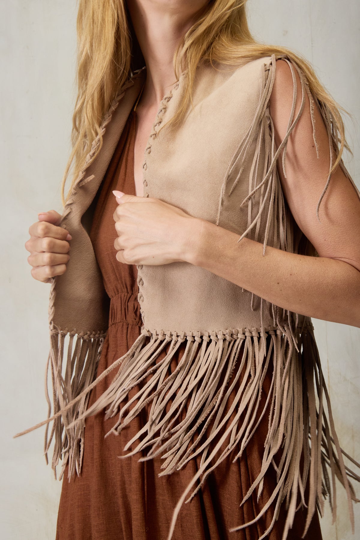 calafate fringe vest - silver quartz